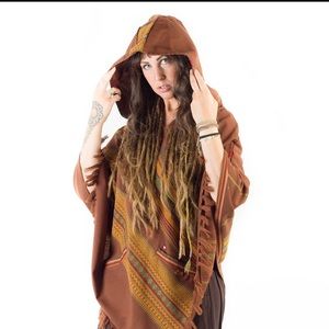 NWOT Boho Brown Woolen Poncho